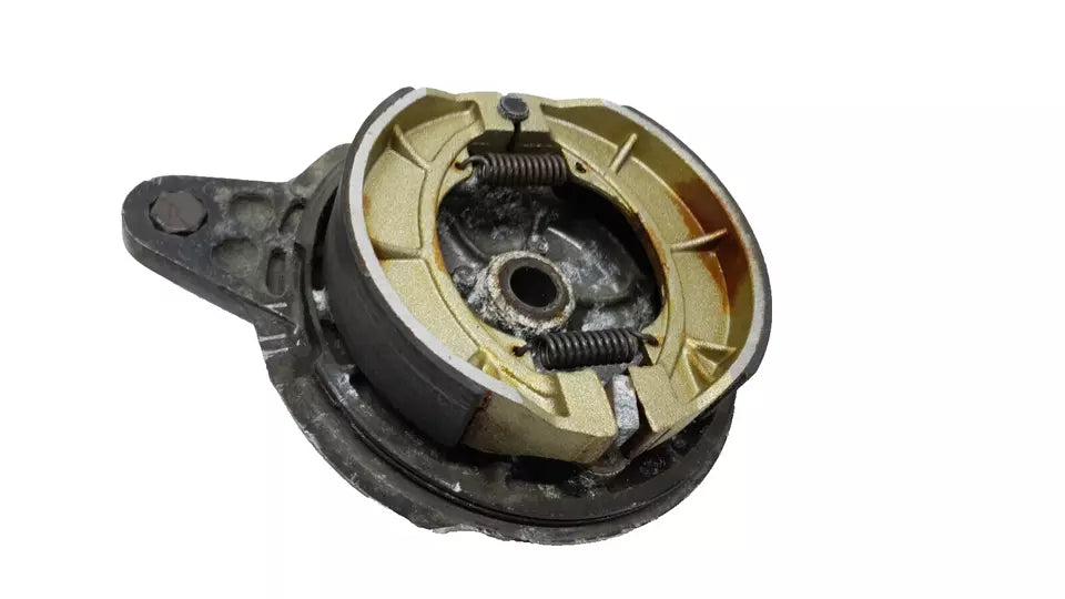 Tambour arrière / Flasque Suzuki 125 DR 1985 Réf : 64210-48000-000
