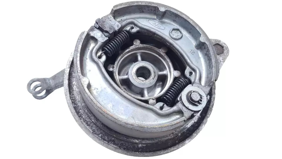 Tambour de frein arrière Honda CM 125 Custom 1986 n°2 Réf : 43100-399-023