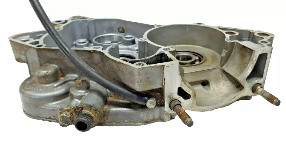 Carter moteur central droit Yamaha DT125LC 1987 n°8 Réf : 10V-15121-02-00