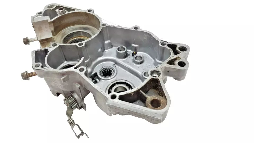 Carter moteur central gauche Yamaha DT125LC 1987 n°9 Réf : 10V-15111-01-00