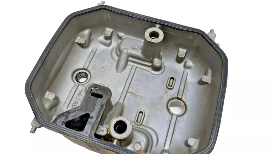 Couvre culasse avant Honda Varadero 125 2006 Réf 12320-KPC-D20 2/2