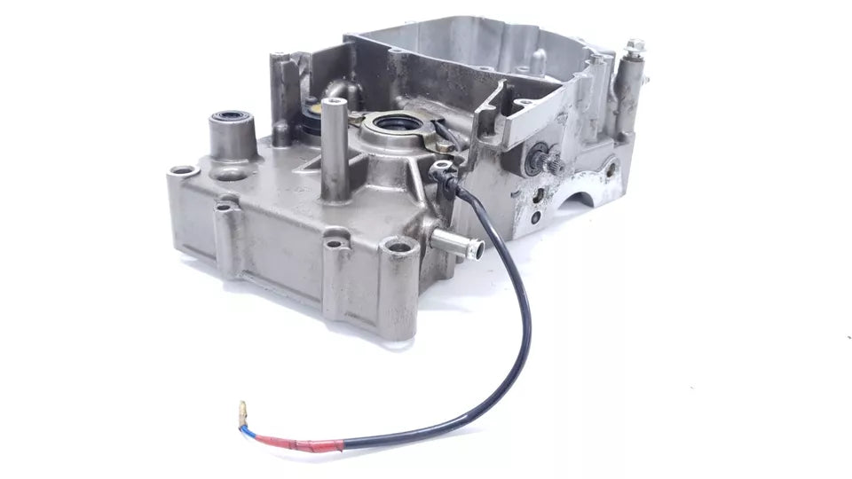 Carter moteur central gauche Hyosung Comet GT 125 2004