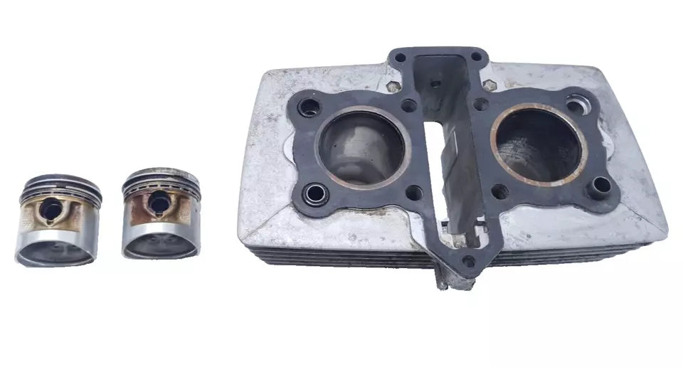 Cylindre & pistons 44mm Honda CB 125 T 1980 n°2 Réf : 12100-399-000