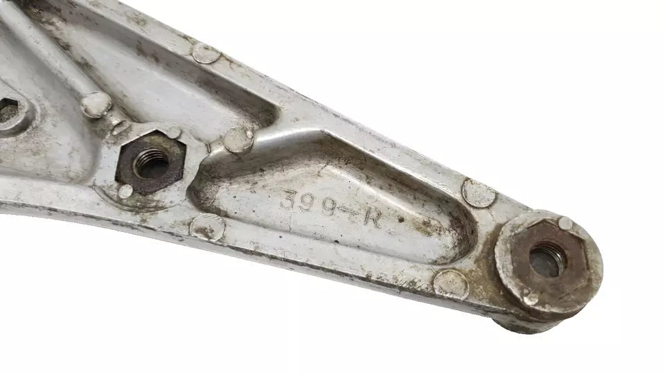 Support de reposes pieds Honda CB125T 1978 n°2 Réf : 50610-399-000