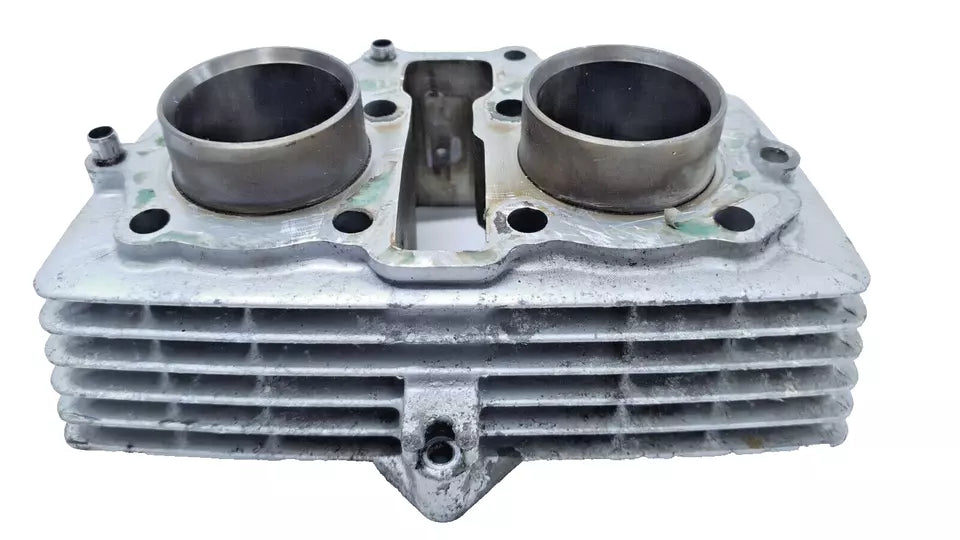 Cylindre Honda CM 125 Custom 1986 n°2 Réf : 12100-399-010