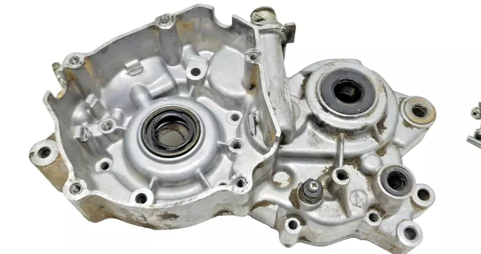 Carter moteur central gauche Yamaha DT125LC 1987 n°5 Réf : 10V-15111-01-00