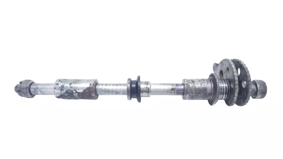Axe de roue arrière Yamaha DT125LC 1987 n°18 Réf 37F-25381-00-00