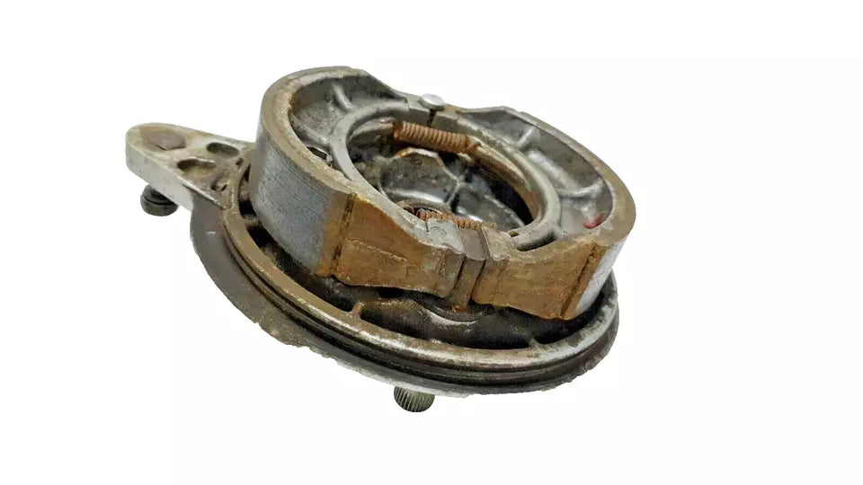 Tambour de frein arrière Suzuki 125 DR 1994-2002 Réf : 64210-44A00-000
