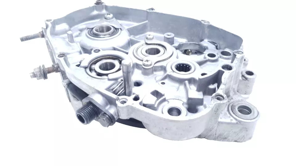 Carter moteur central droit Yamaha DT125LC 1987 n°18 Réf : 10V-15121-02-00
