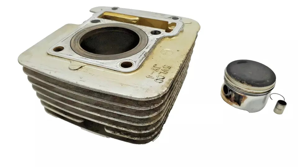 Cylindre et piston 54mm Yamaha YBR 125 2005 Réf : 5VL-E1310-00-00