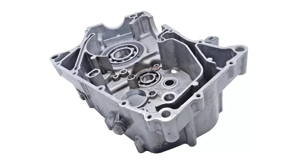 Carter moteur central droit Hyosung Comet GT 125 2005