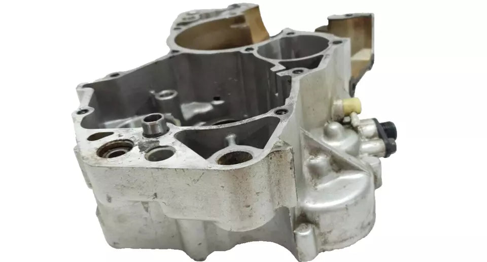 Carter moteur central droit Yamaha DT125R 1999 n°3 Réf : 3BN-15121-04