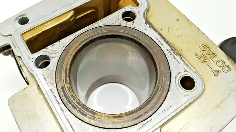 Cylindre et piston 54mm Yamaha YBR 125 2005 Réf : 5VL-E1310-00-00