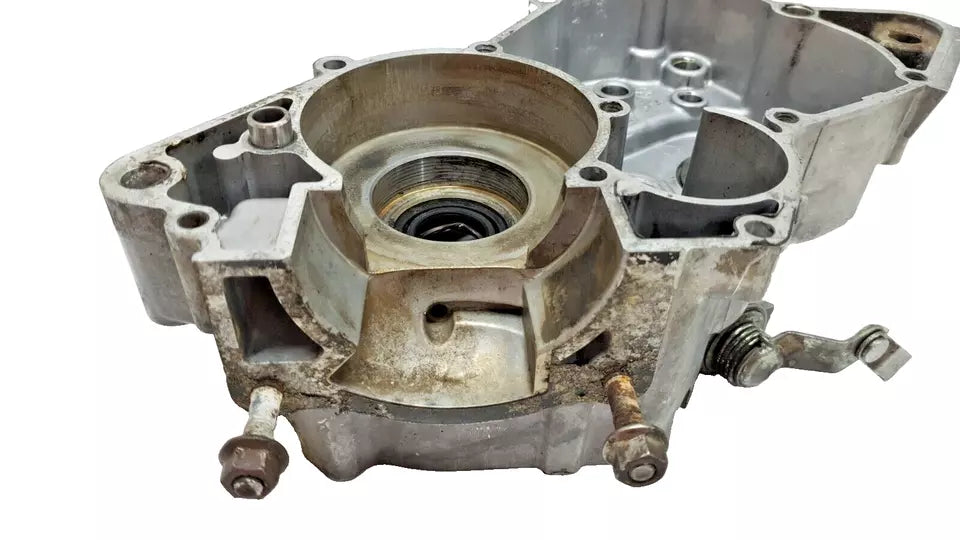 Carter moteur central gauche Yamaha DT125LC 1987 n°9 Réf : 10V-15111-01-00