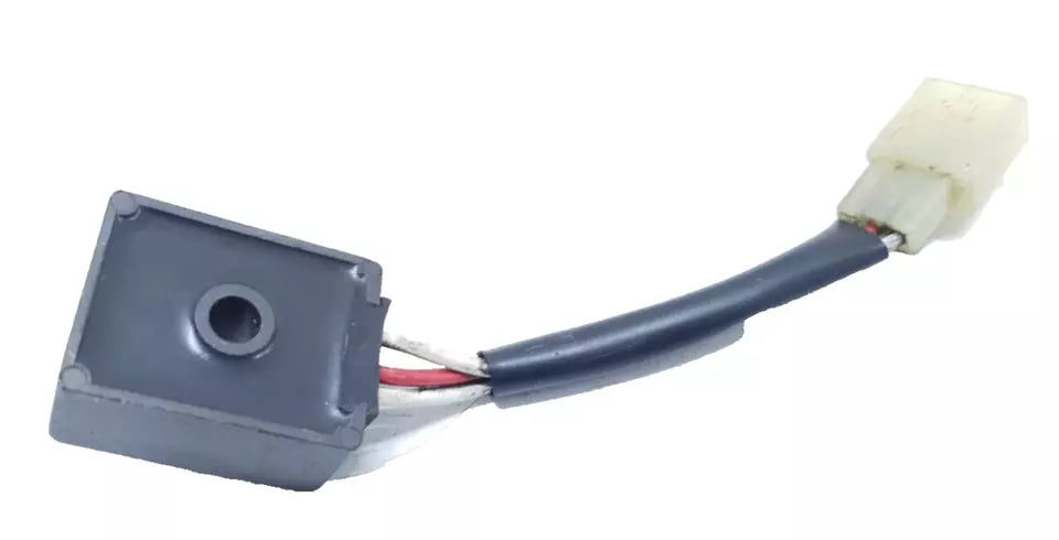 Régulateur de tension Yamaha TZR 50 2002 n°2 Réf : 4YV-H1910-00-00