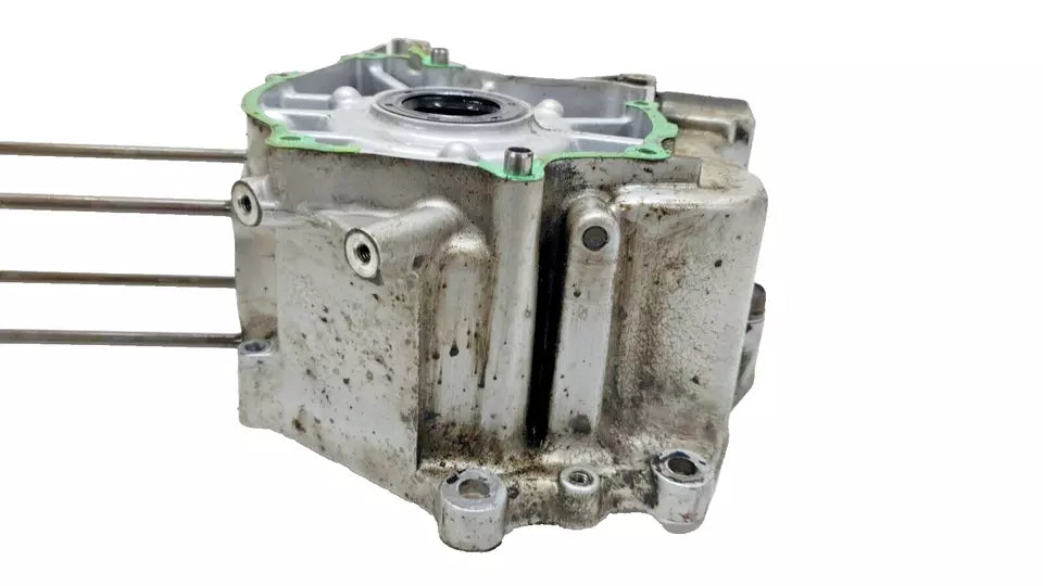 Carter moteur central G Honda CM 125 Custom 1997 Réf : 11200-KC2-770