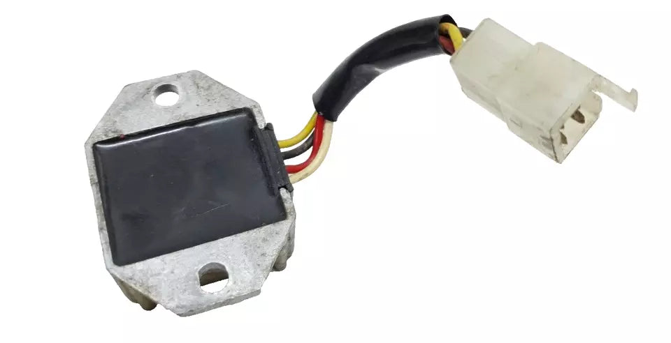 Régulateur de tension Yamaha DT125LC 1987 n°4 Réf : 3BN819600100