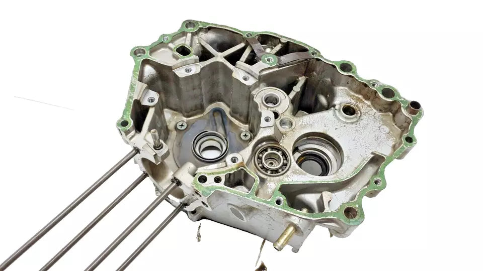 Carter moteur central G Honda CM 125 Custom 1992 Réf : 11200-KC2-770