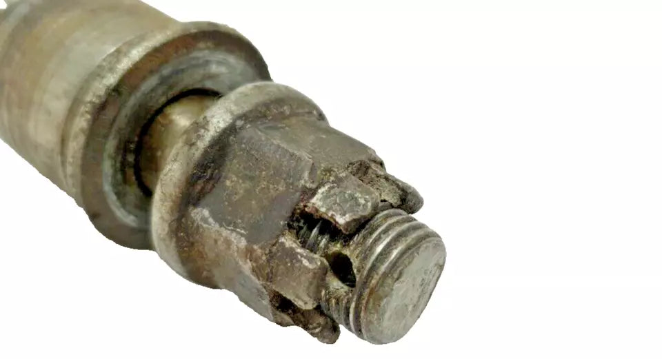Axe de roue avant Honda CB125T 1978 Réf : 42301-041-030