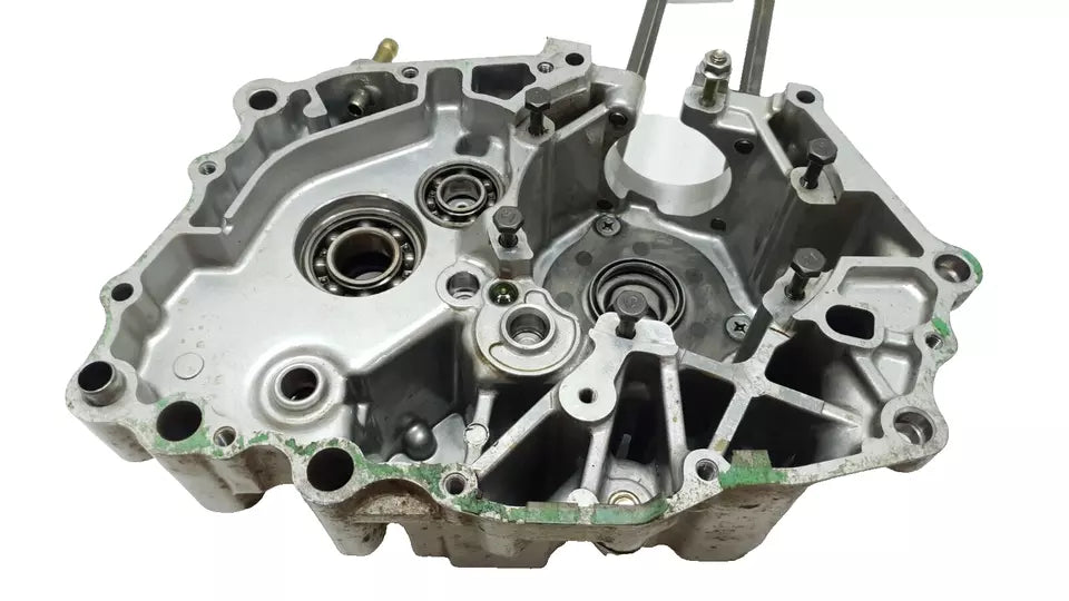 Carter moteur central gauche Honda CA 125 Rebel 1999 Réf : 11200-KC2-770
