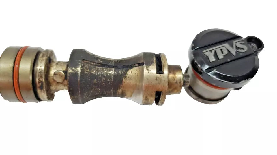 Valve Yamaha DT125LC 1987 n°9 Réf : 3NC-E131A-00-00