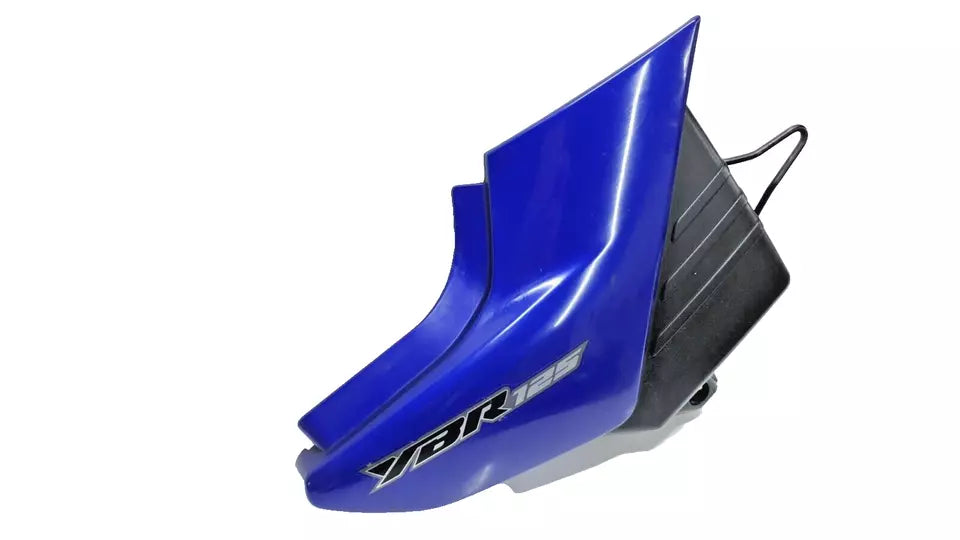 Carénage latéral droit Yamaha YBR 125 2006 Réf : 3D9-F1721-00-4X