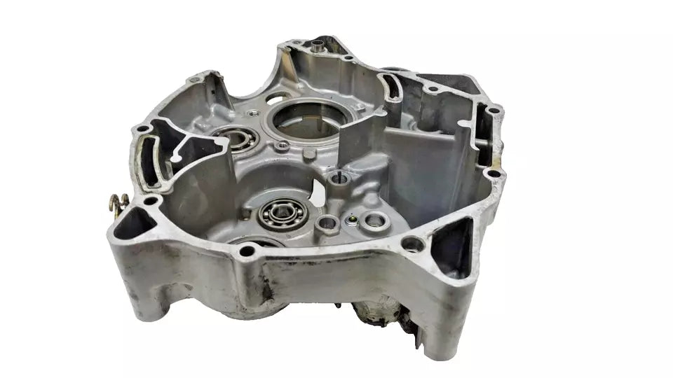 Carter moteur central gauche Yamaha YBR 125 2006 Réf : 5VL-W1510-11