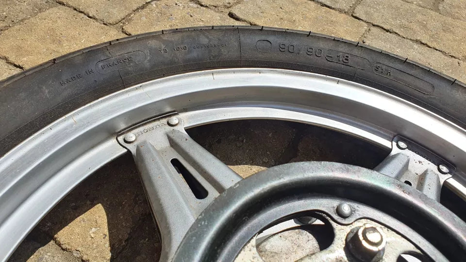 Roue arrière Honda CB125T 1978 n°2 Réf : 42701-399-003