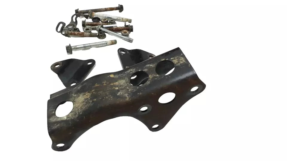 Supports moteur Suzuki GN 125 2001 Réf : 41992-05300-000