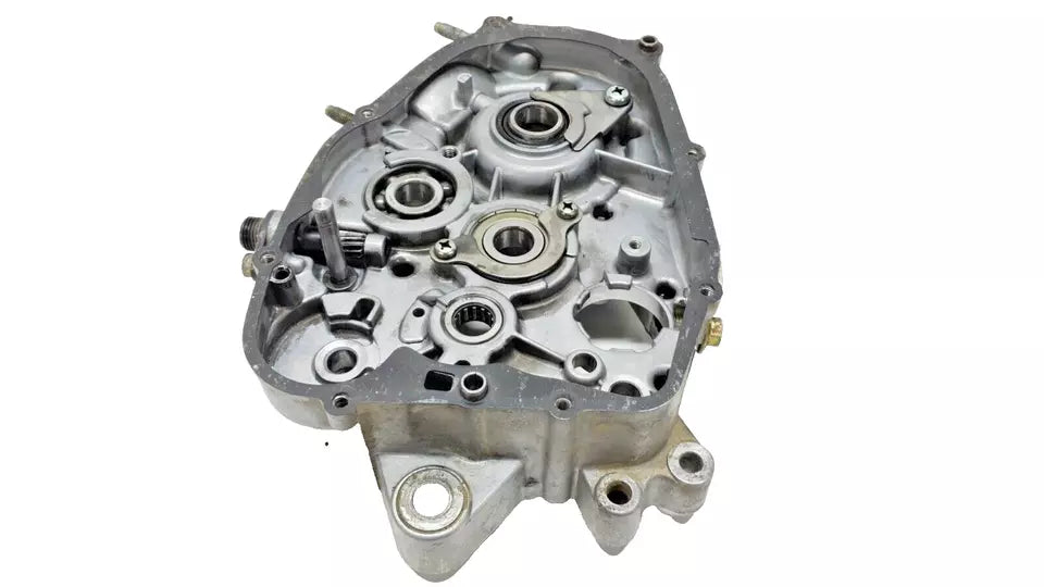 Carter moteur central droit Yamaha DT125LC 1987 n°5 Réf : 10V-15121-02-00