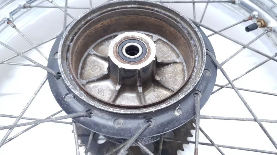 Roue arrière Yamaha DT125LC 1987 n°18 Réf : 94418-18171-00