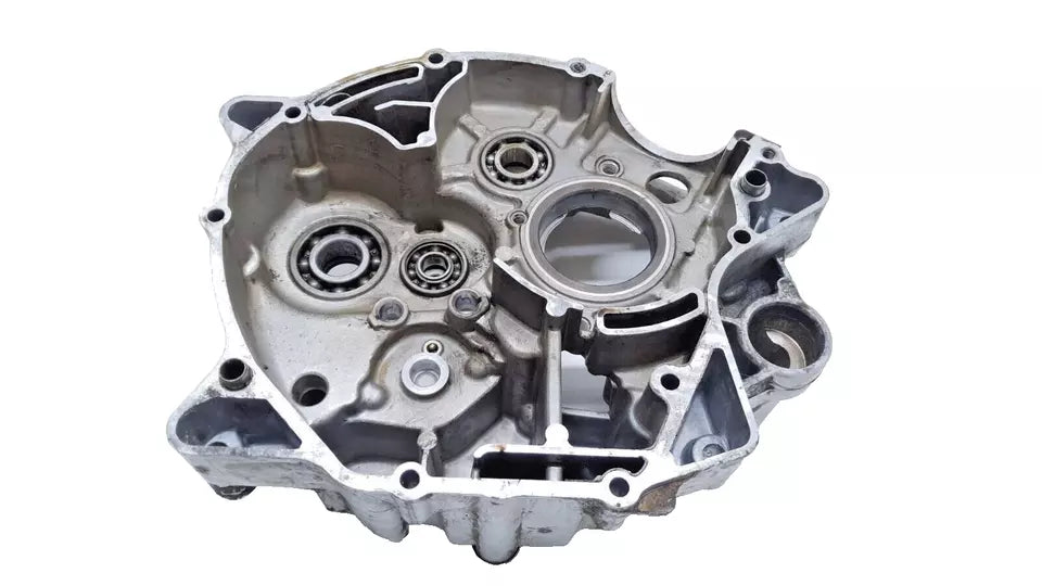 Carter moteur central gauche Yamaha YBR 125 2006 n°2 Réf 5VL-W1510-11