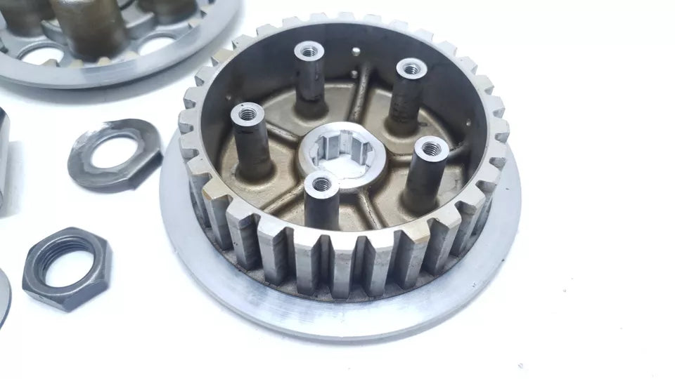 Embrayage incomplet Suzuki GN 125 2001 Réf : 21200-05880-000