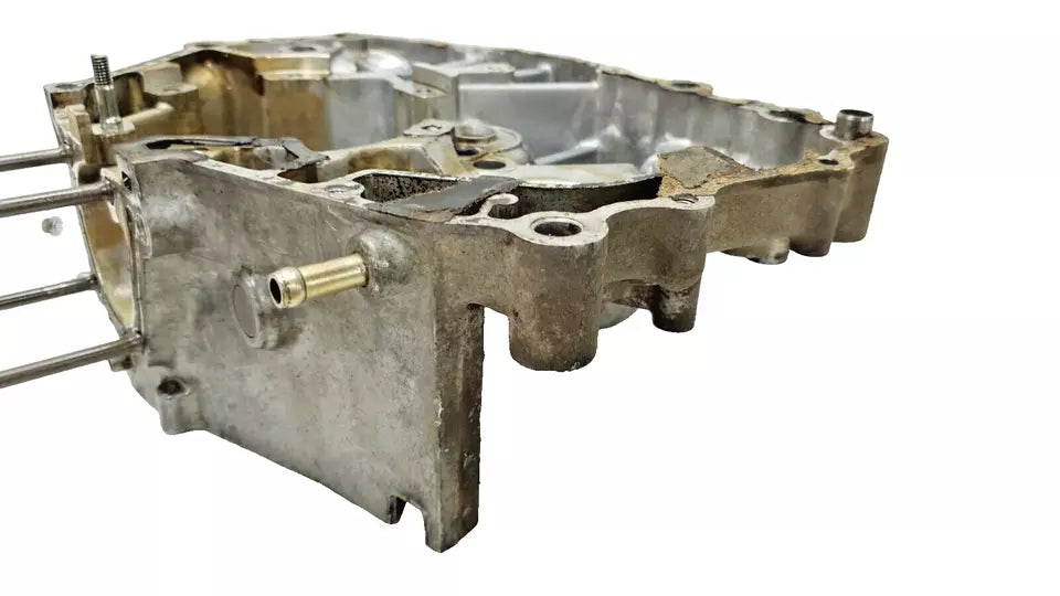 Carter moteur central G Honda CM 125 Custom 1986 Réf : 11200-KC2-000