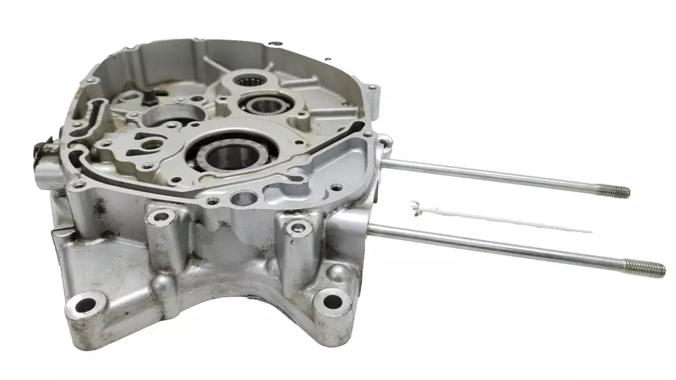 Carter moteur central droit Suzuki TU-X 125 1999-2001 Réf : 11300-05305-000