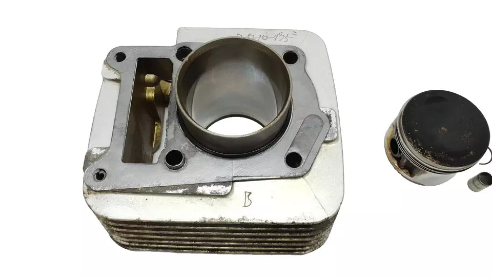 Cylindre et piston 54mm Yamaha YBR 125 2005 Réf : 5VL-E1310-00-00