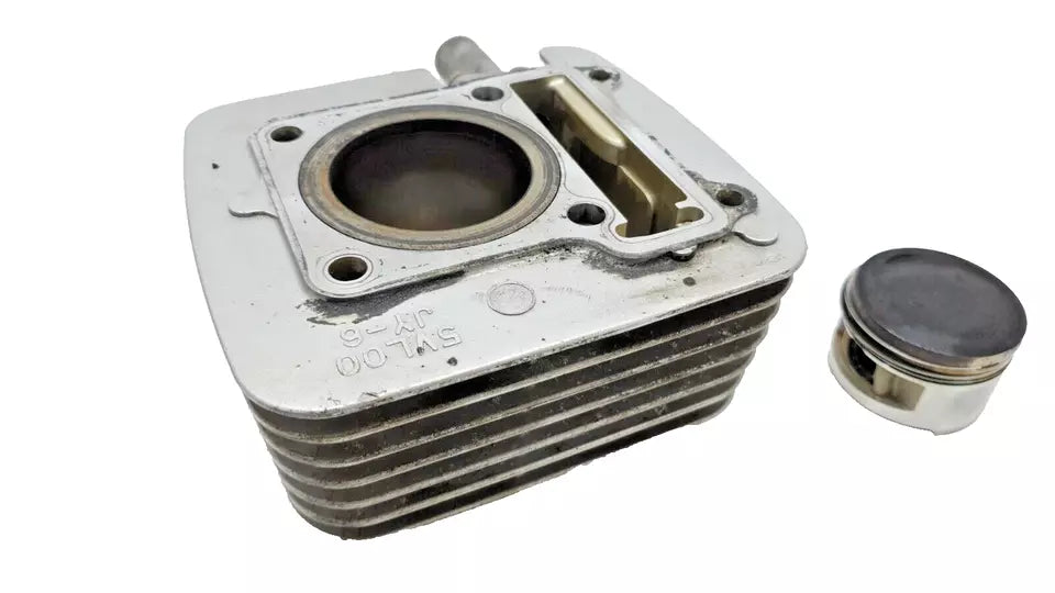 Cylindre & piston 54mm Yamaha XT125X 2008 n°2 Réf : 5VLE13101000