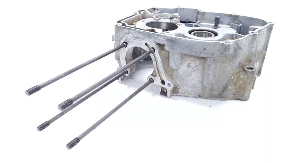 Carter moteur central droit Honda CM 125 T 1978 n°4 Réf : 11100-399-000