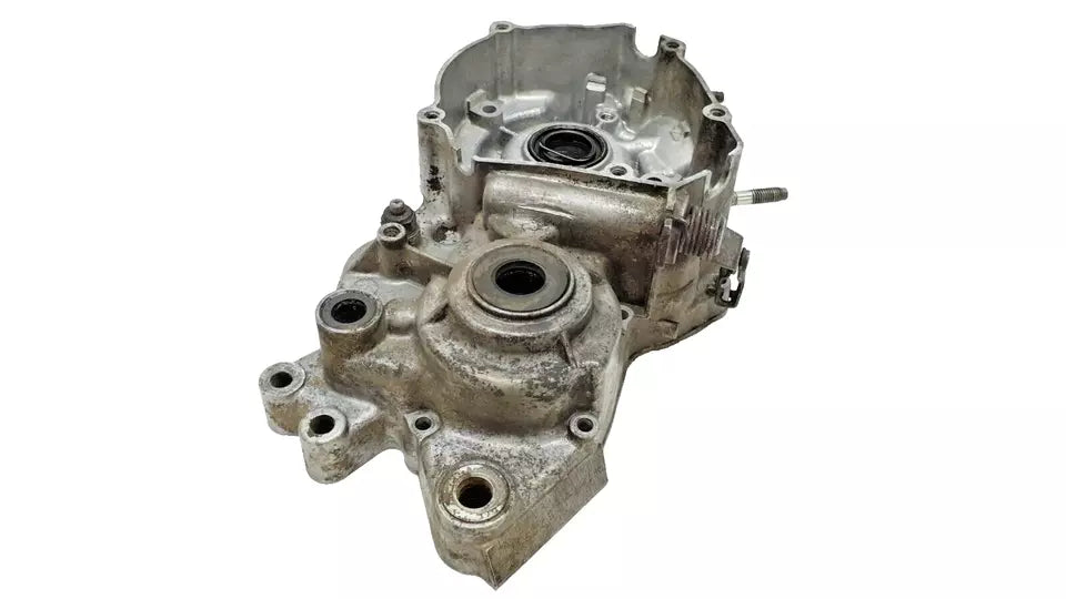 Carter moteur central gauche Yamaha DT125LC 1987 n°6 Réf : 10V-15111-01-00