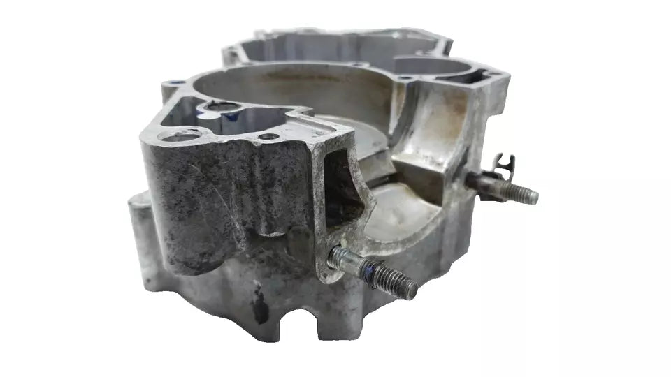 Carter moteur central gauche Yamaha DT125LC 1987 n°3 Réf : 10V-15111-01-00