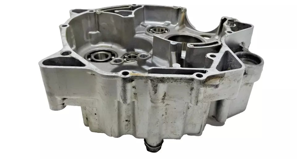 Carter moteur central gauche Yamaha YBR 125 2006 Réf : 5VL-W1510-11