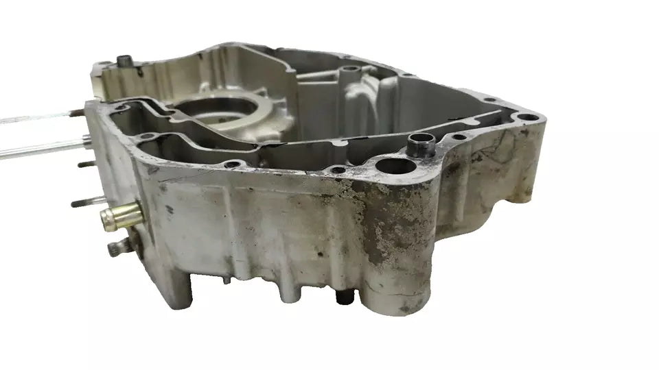 Carter moteur central gauche Suzuki GN125 1982-2001 Réf : 11300-05305-000