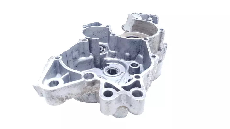 Carter moteur central gauche Yamaha DT125LC 1987 n°18 Réf : 10V-15111-01-00