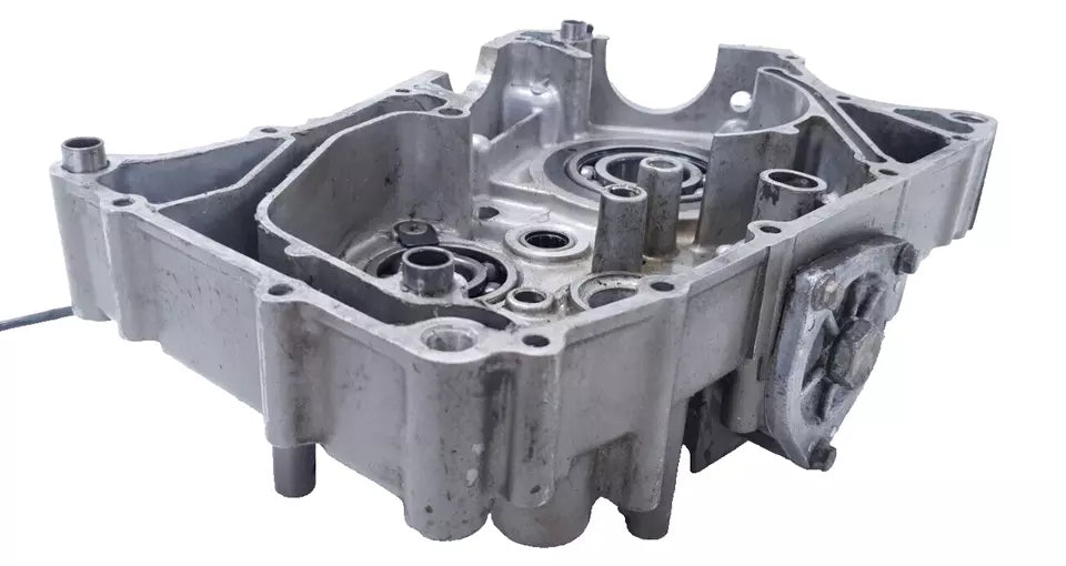 Carter moteur central gauche Hyosung Comet GT 125 2005