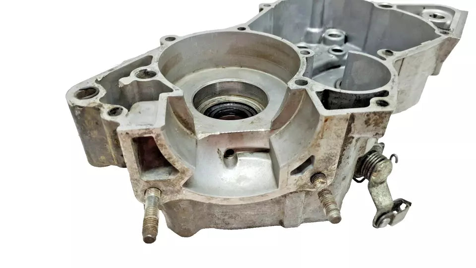 Carter moteur central gauche Yamaha DT125LC 1986 n°3 Réf : 10V-15111-01-00