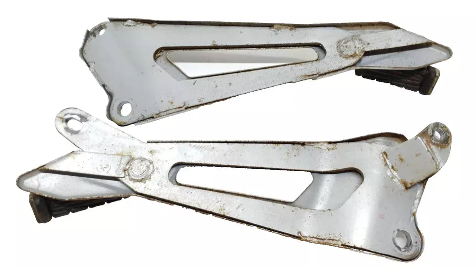 Cales pieds arrière Yamaha YBR 125 2010 Réf : 3D9-F7462-00