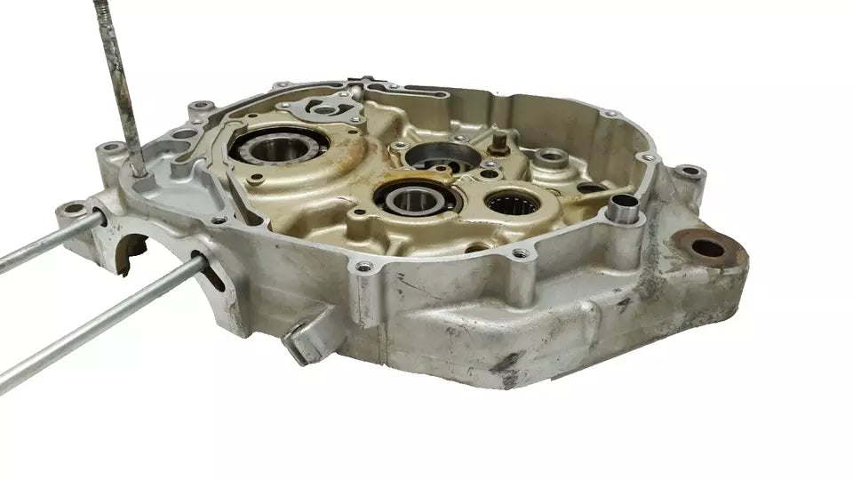 Carter moteur central droit Suzuki GN 125 2001 Réf : 11300-05303-000