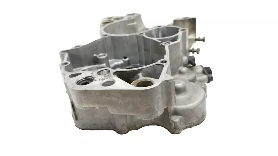 Carter moteur central droit Yamaha DT125R 1999 n°2 Réf : 3BN-15121-04-00