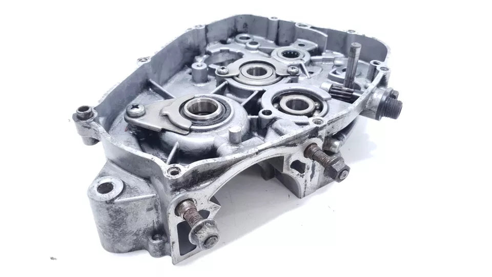 Carter moteur central droit Yamaha RDLC 125 1986 Réf : 10V-15121-02