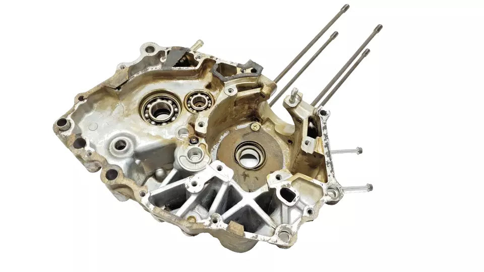 Carter moteur central G Honda CM 125 Custom 1986 Réf : 11200-KC2-000